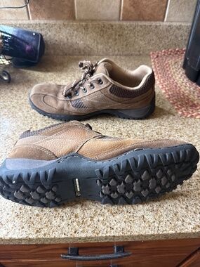 Nun bush all terrain reinforced toe shoe